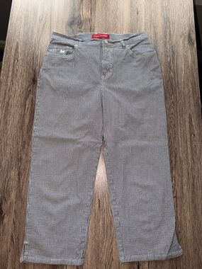 Gloria Vanderbilt Black and White Checked pants size 8 women’s